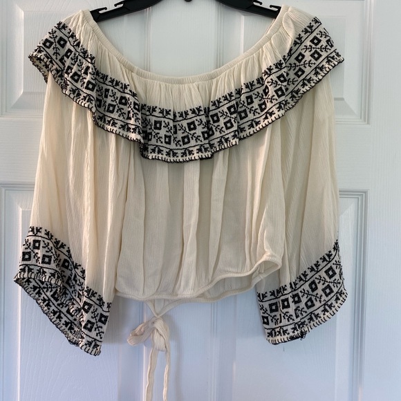 OFF THE SHOULDER TOP - Picture 4 of 4